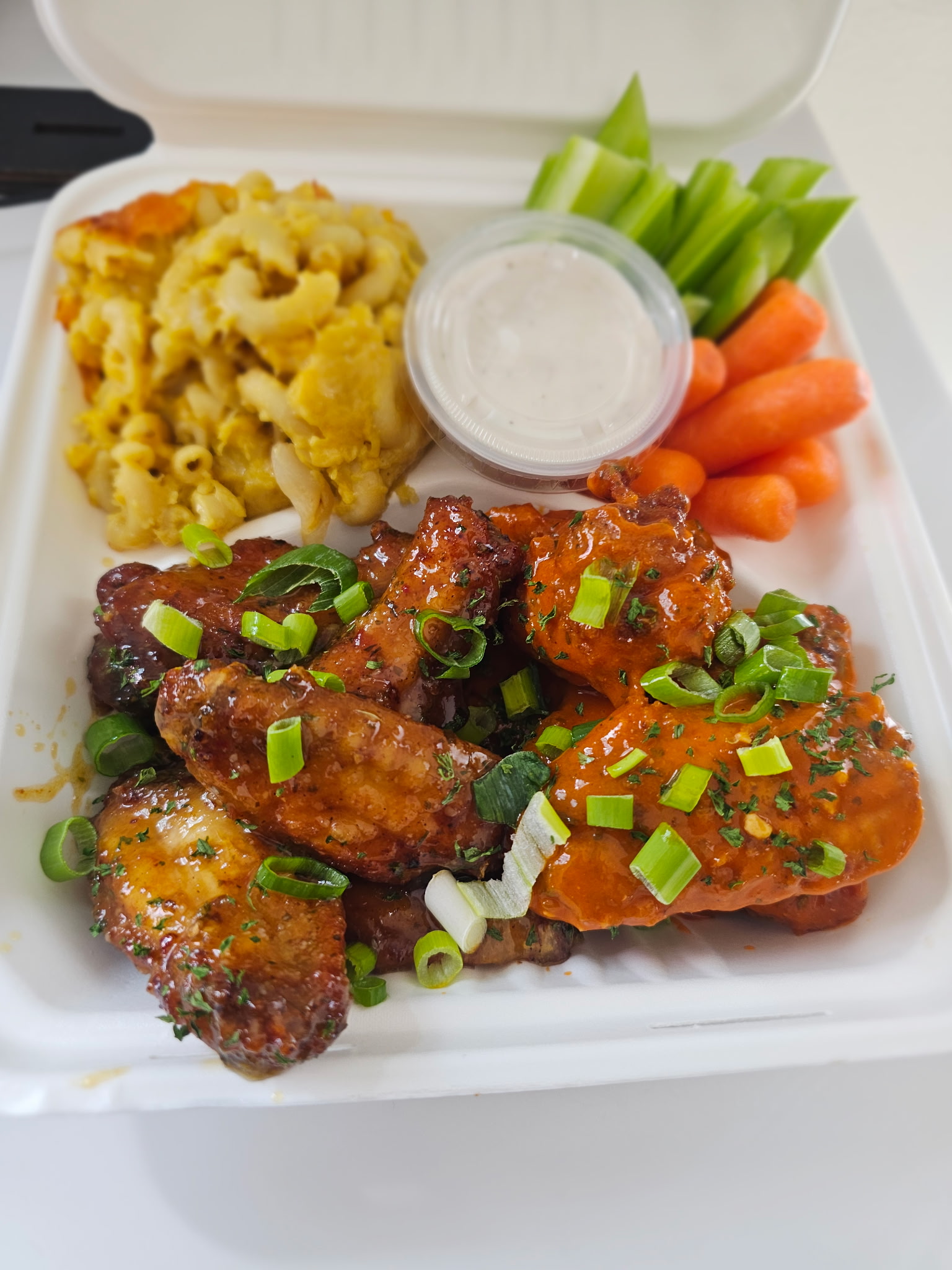Wings combo plate